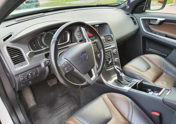 Volvo XC 60 cena 105000 przebieg: 150000, rok produkcji 2015 z Trzebnica małe 56